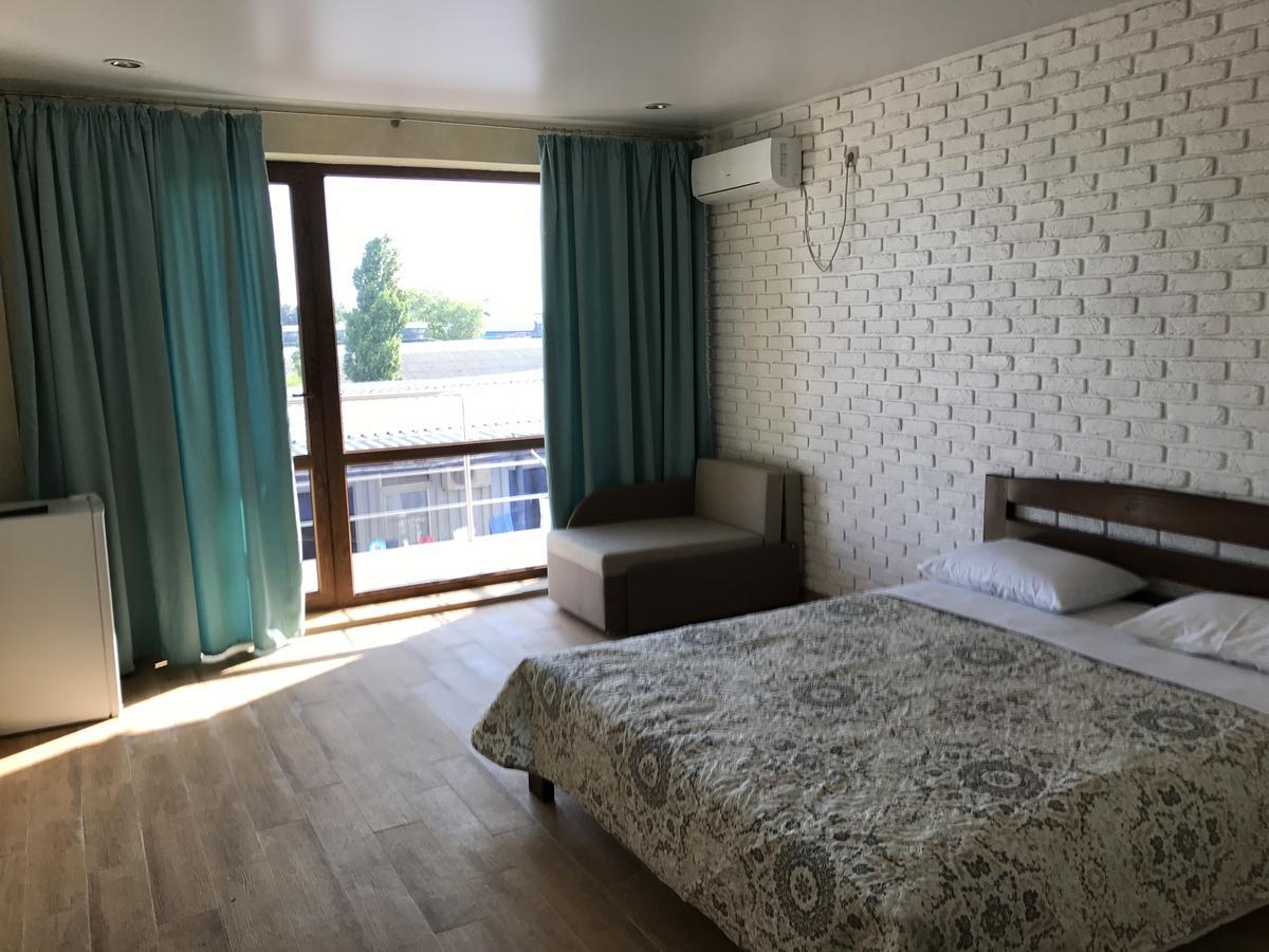 Золотий Лев Hotel Zatoka Ngoại thất bức ảnh