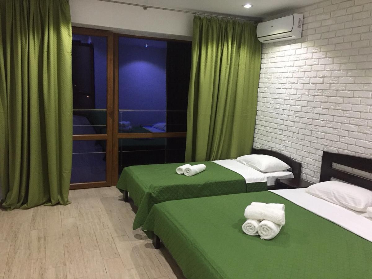 Золотий Лев Hotel Zatoka Ngoại thất bức ảnh