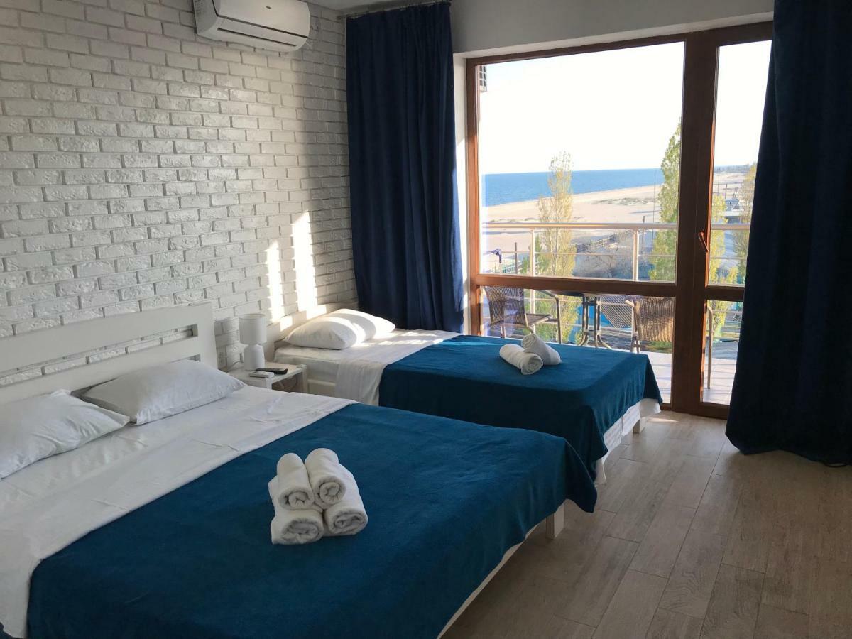 Золотий Лев Hotel Zatoka Ngoại thất bức ảnh