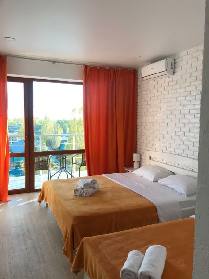 Золотий Лев Hotel Zatoka Ngoại thất bức ảnh