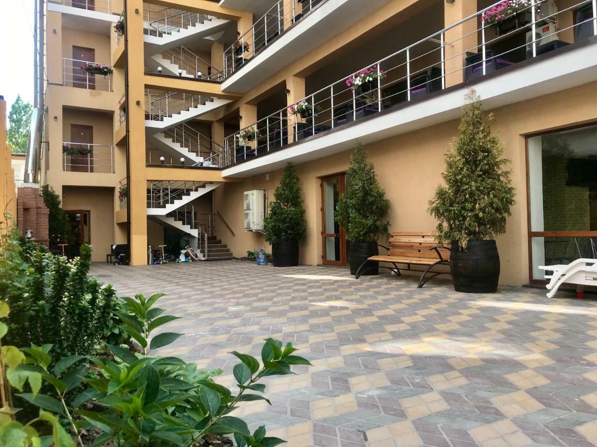 Золотий Лев Hotel Zatoka Ngoại thất bức ảnh
